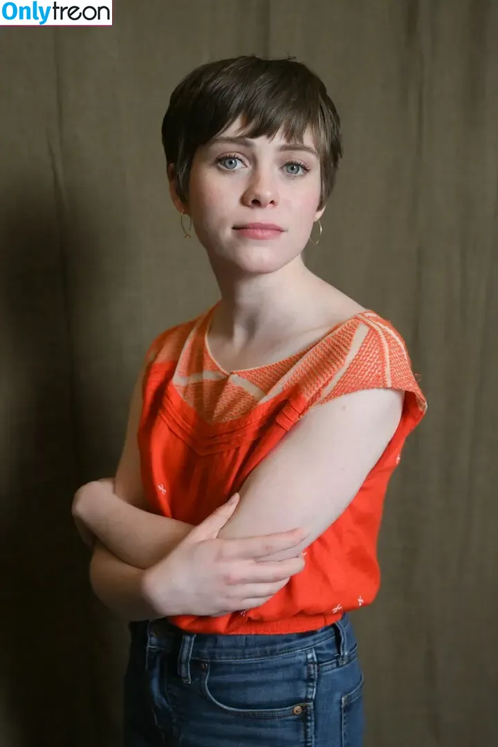 Sophia Lillis nude photo #0097 (sophialillis)