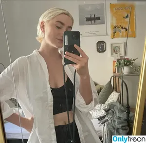 Sophia Sailer / miloesl nude photo #0002