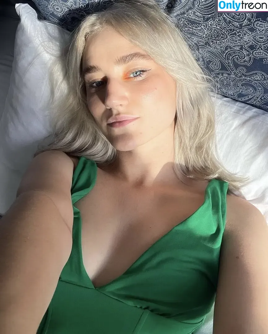 Sophia Sailer nude photo #0014 (miloesl)