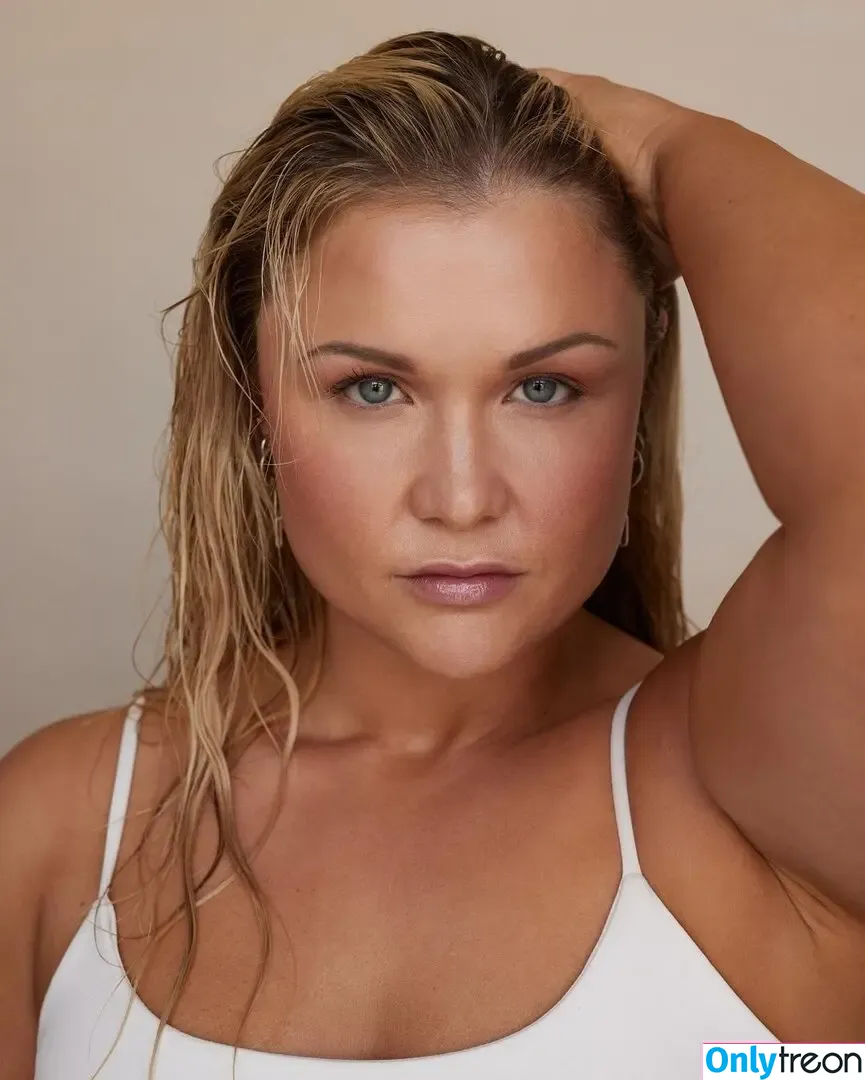 Sophia Thiel nude photo #0017 (sophia.thiel)