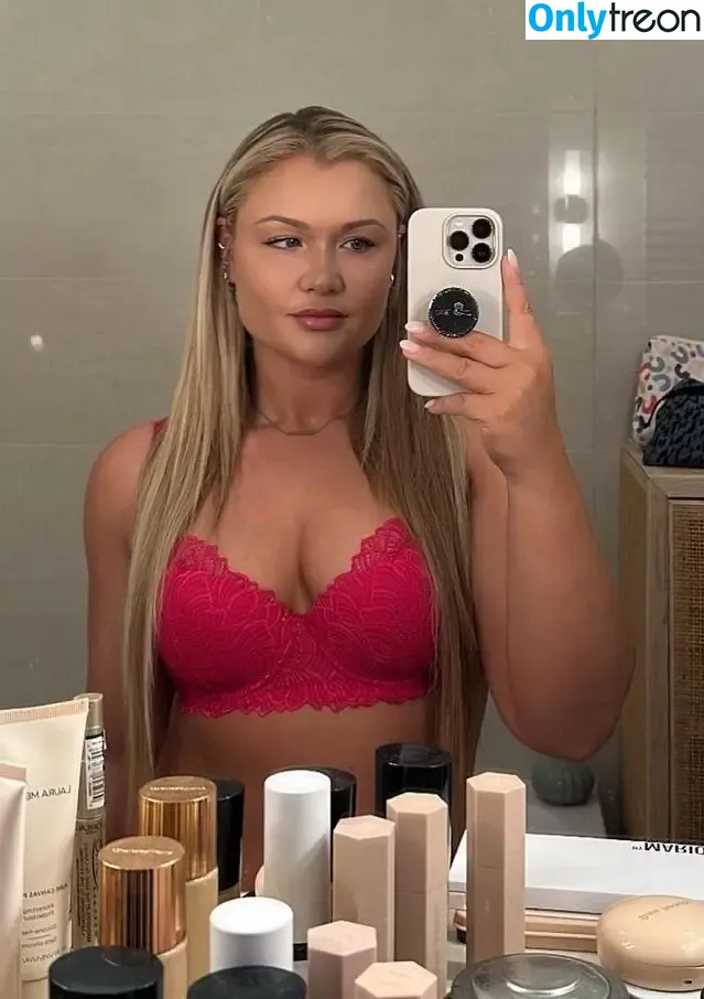 Sophia Thiel nude photo #0173 (sophia.thiel)