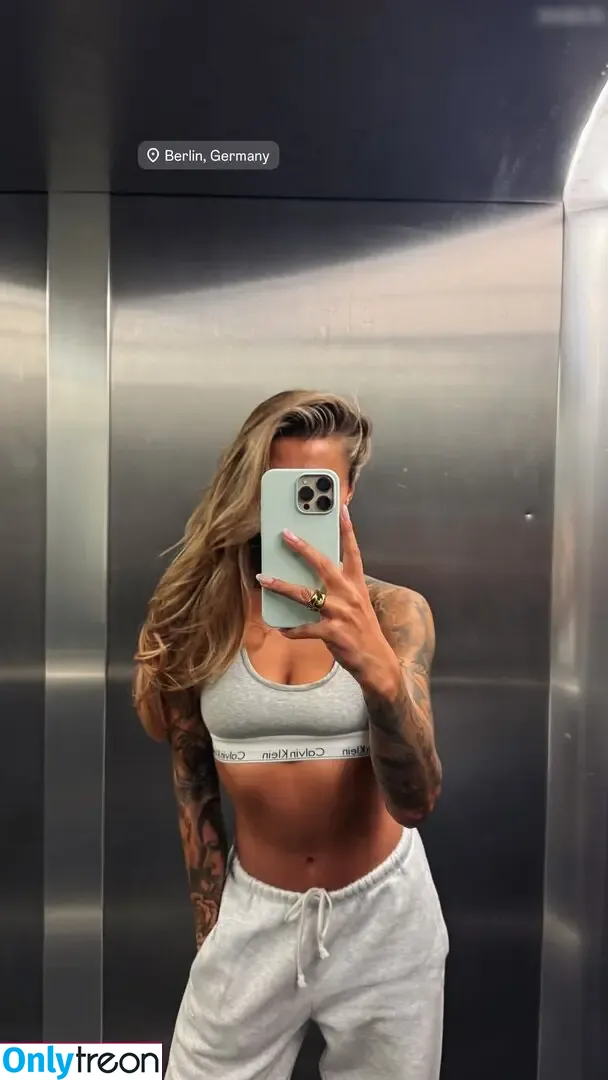 Sophia Thomalla nude photo #0651 (sophiathomalla / thomallasophia)