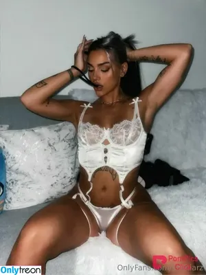 Sophiarz nude photo #0001