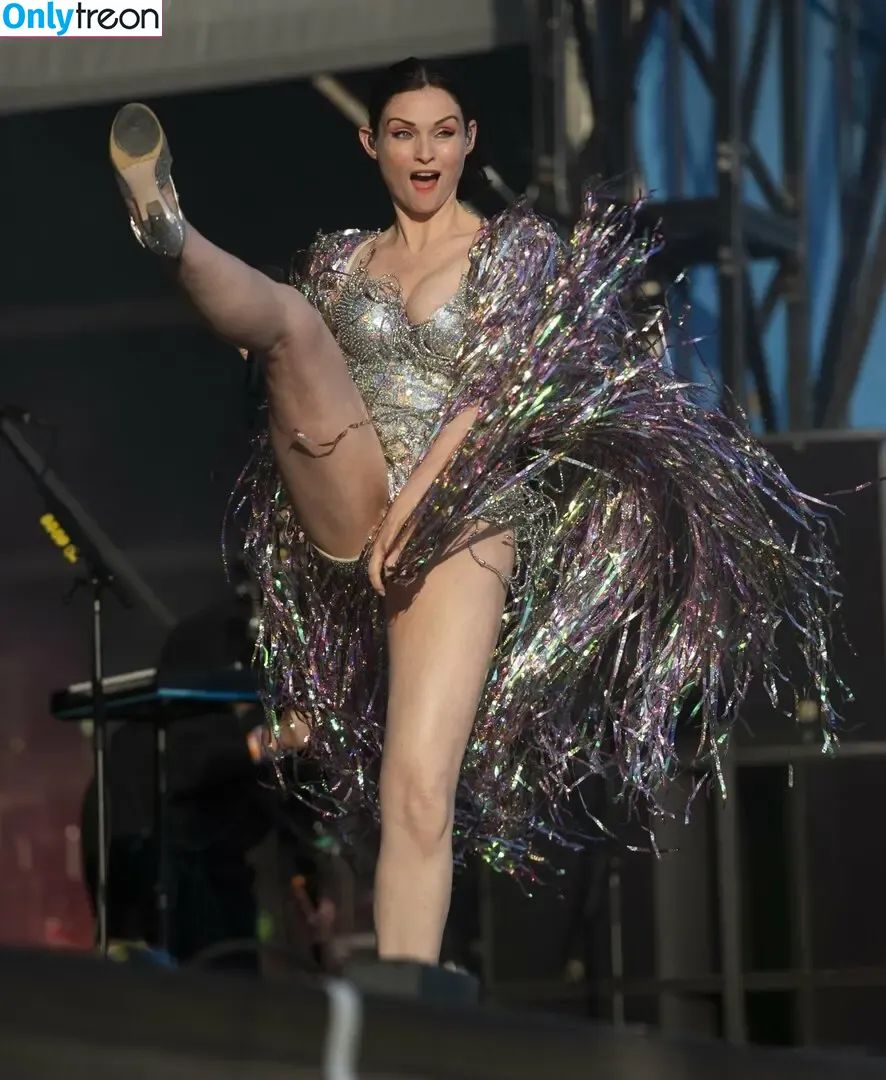 Sophie Ellis-Bextor nude photo #0228 (sophieellisbextor)