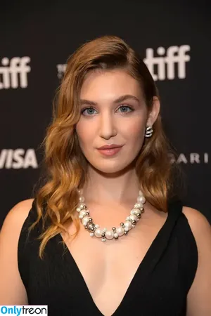 Sophie Nelisse / sophie__nelisse nude photo #0172