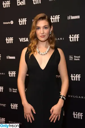 Sophie Nelisse / sophie__nelisse nude photo #0179