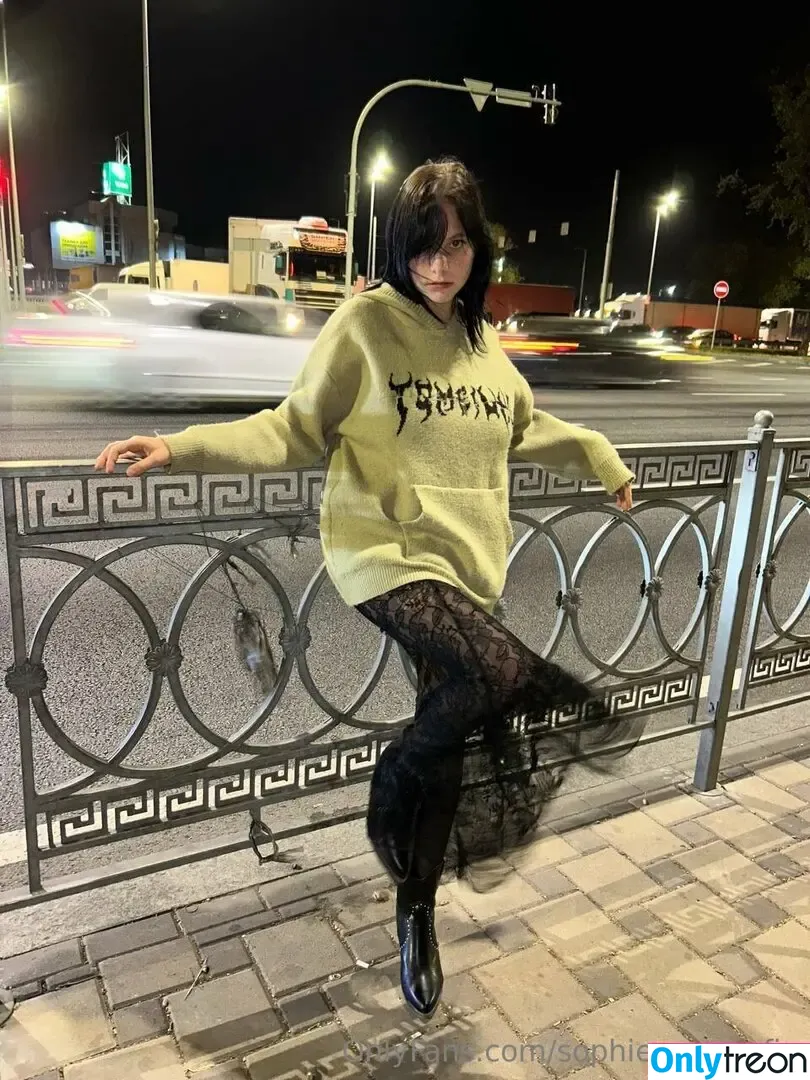 sophie_not_sofia nude photo #0007 (sophie_not_sofia)