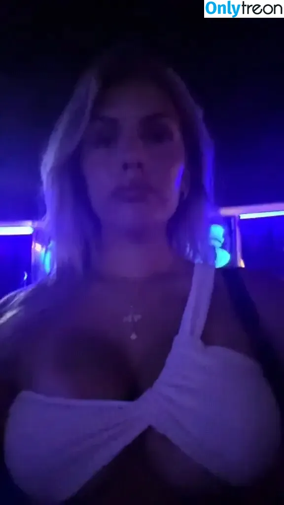 Sophie.schnr nude photo #0112 (Sophie.schnr)