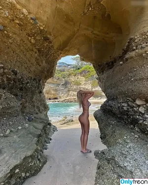 Sophie Schnur / sophie.schnr nude photo #0487