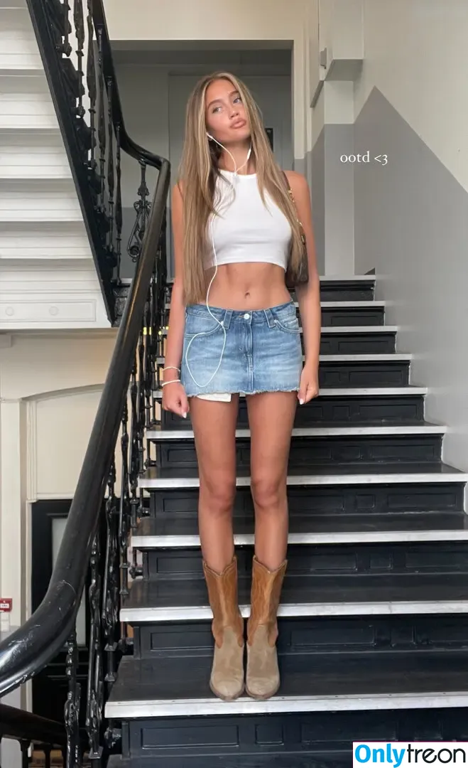 Sophie stray nude photo #0027 (sophiestray)