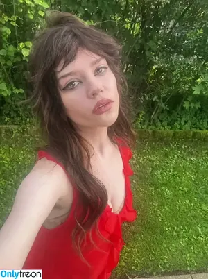 Sophie Thatcher / soapy.t / sophie_thatcher nude photo #0824