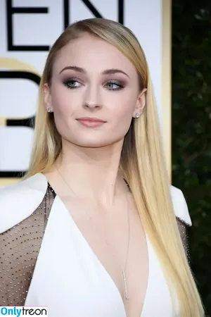 Sophie Turner / sexysophieturner / sophiet nude photo #0014