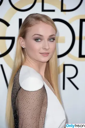 Sophie Turner / sexysophieturner / sophiet nude photo #0016