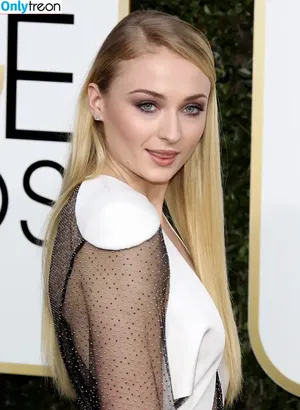 Sophie Turner / sexysophieturner / sophiet nude photo #0018