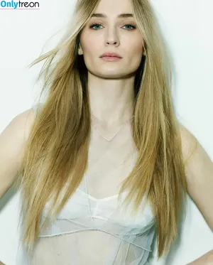 Sophie Turner / sexysophieturner / sophiet nude photo #0025
