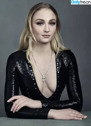 Sophie Turner / sexysophieturner / sophiet nude photo #0031