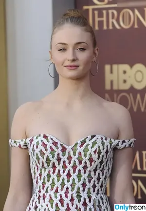 Sophie Turner / sexysophieturner / sophiet nude photo #0119
