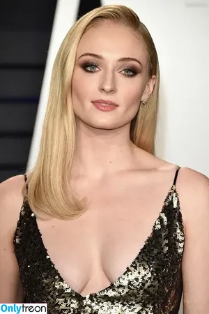 Sophie Turner / sexysophieturner / sophiet nude photo #0124