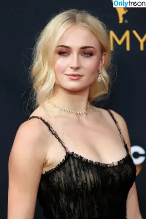 Sophie Turner / sexysophieturner / sophiet nude photo #0126