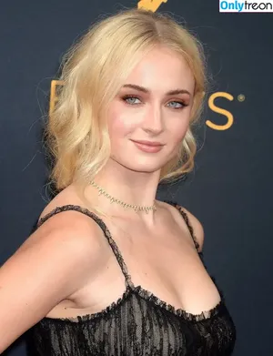 Sophie Turner / sexysophieturner / sophiet nude photo #0127