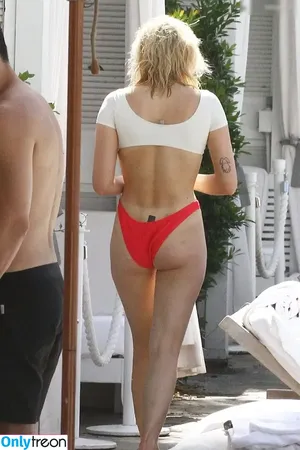 Sophie Turner / sexysophieturner / sophiet nude photo #0143