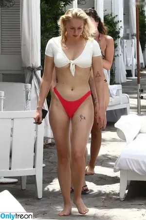 Sophie Turner / sexysophieturner / sophiet nude photo #0163