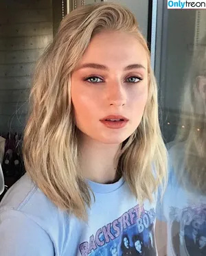 Sophie Turner / sexysophieturner / sophiet nude photo #0192