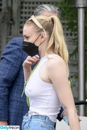 Sophie Turner / sexysophieturner / sophiet nude photo #0217