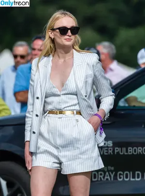 Sophie Turner / sexysophieturner / sophiet nude photo #0234