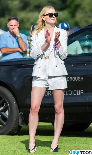 Sophie Turner / sexysophieturner / sophiet nude photo #0242