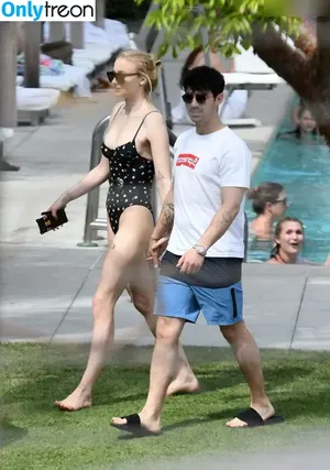 Sophie Turner / sexysophieturner / sophiet nude photo #0243