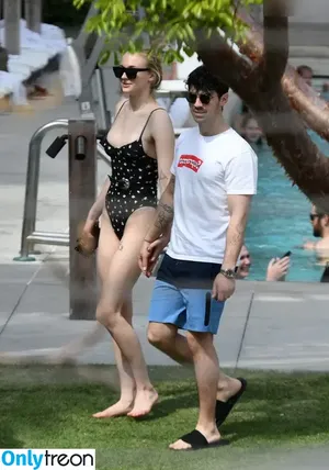 Sophie Turner / sexysophieturner / sophiet nude photo #0244