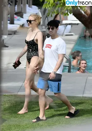 Sophie Turner / sexysophieturner / sophiet nude photo #0245