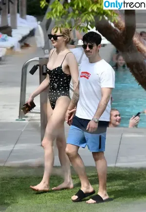 Sophie Turner / sexysophieturner / sophiet nude photo #0247