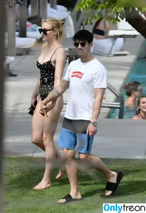 Sophie Turner / sexysophieturner / sophiet nude photo #0248