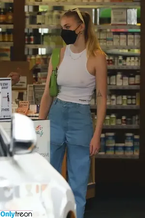 Sophie Turner / sexysophieturner / sophiet nude photo #0279