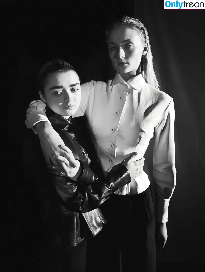 Sophie Turner nude photo #0028 (sexysophieturner / sophiet)