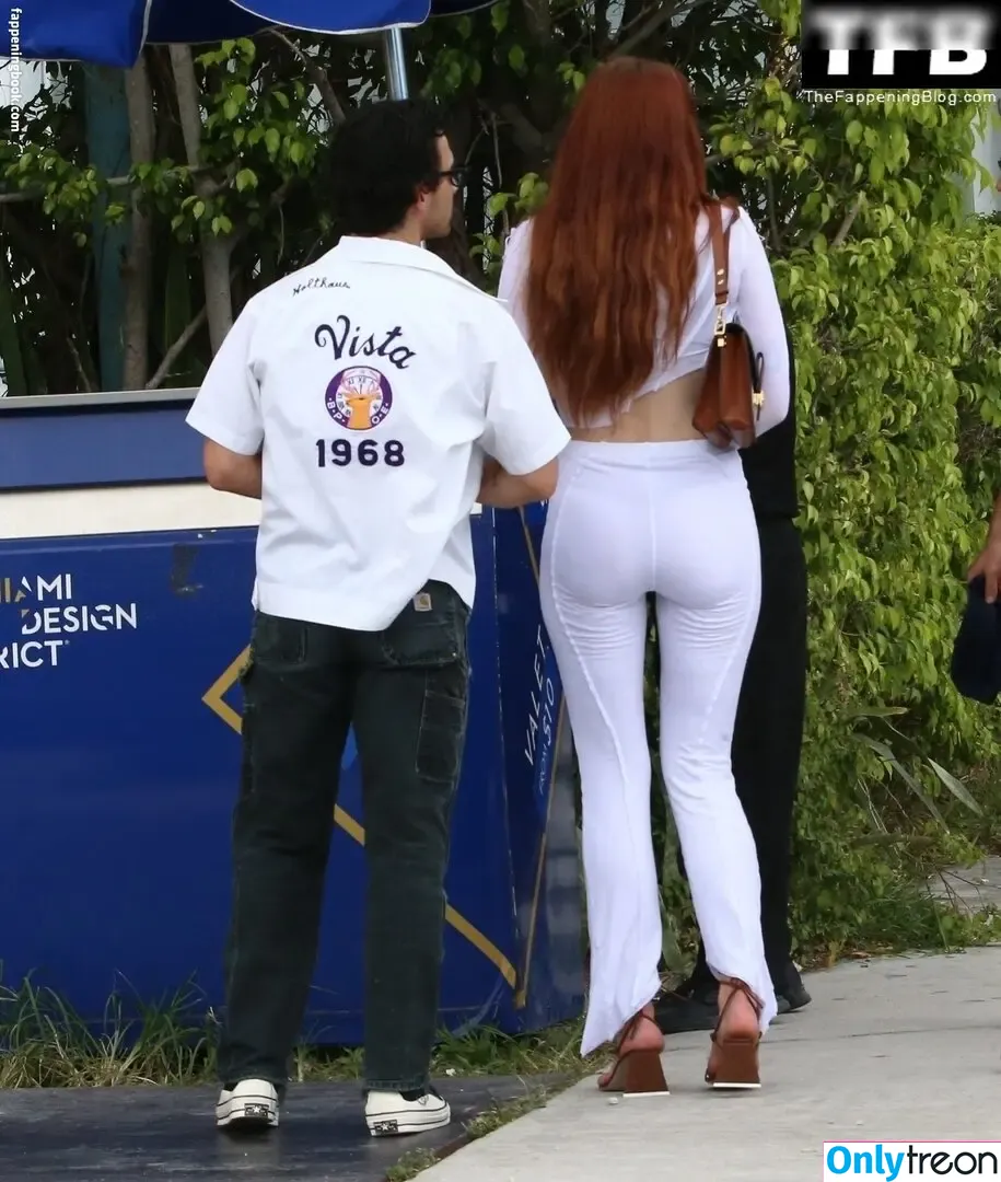 Sophie Turner nude photo #0056 (sexysophieturner / sophiet)