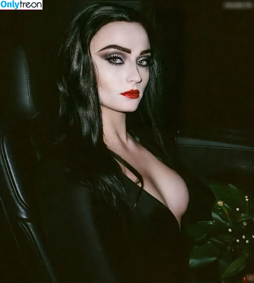 Sophie Turner nude photo #0207 (sexysophieturner / sophiet)