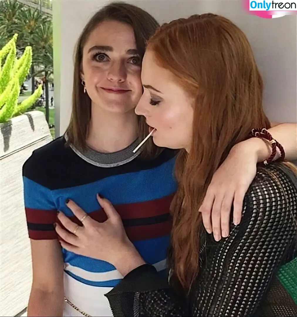 Sophie Turner nude photo #0214 (sexysophieturner / sophiet)