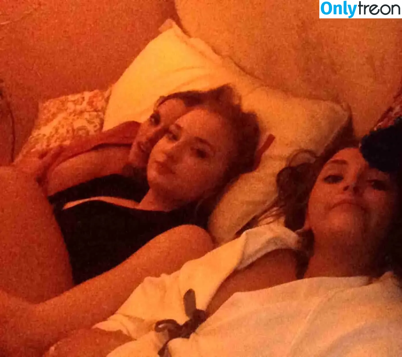 Sophie Turner nude photo #0222 (sexysophieturner / sophiet)