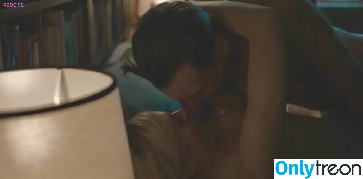 Sophie Turner nude photo #0263 (sexysophieturner / sophiet)