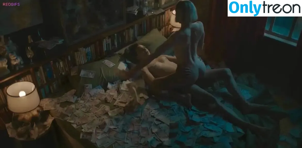 Sophie Turner nude photo #0268 (sexysophieturner / sophiet)