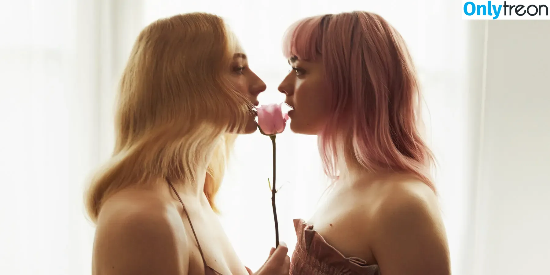 Sophie Turner nude photo #0444 (sexysophieturner / sophiet)
