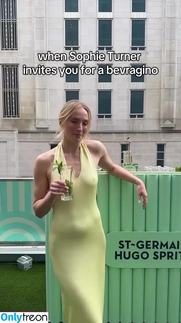 Sophie Turner nude photo #0513 (sexysophieturner / sophiet)