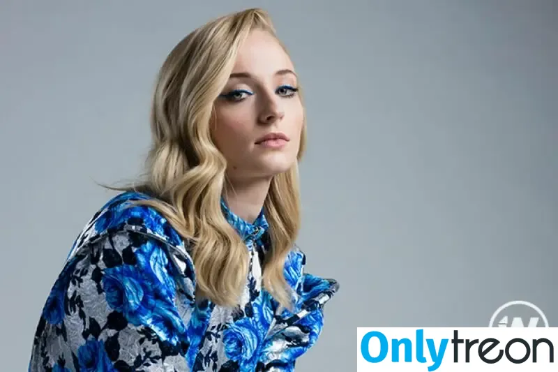 Sophie Turner nude photo #0534 (sexysophieturner / sophiet)