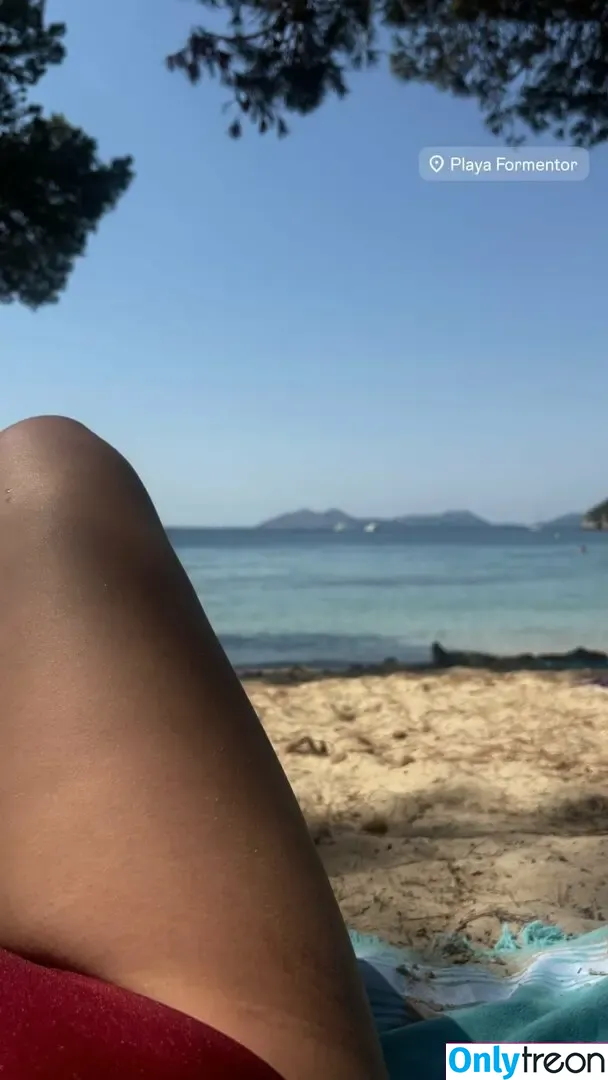 Sophie Wallace nude photo #0166 (Scottish TV Presenter / stv_sophie)