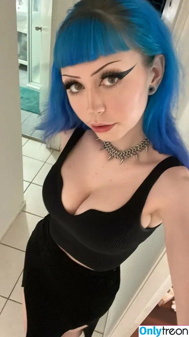 sp00kybimbo nude photo #0004 (Sp00kybimb0 / sp00kytitties)