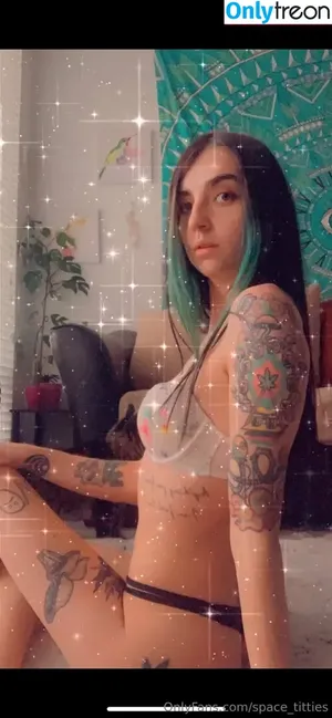  nude photo #0004