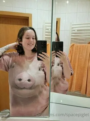 spacepiglet / space.pig nude photo #0068